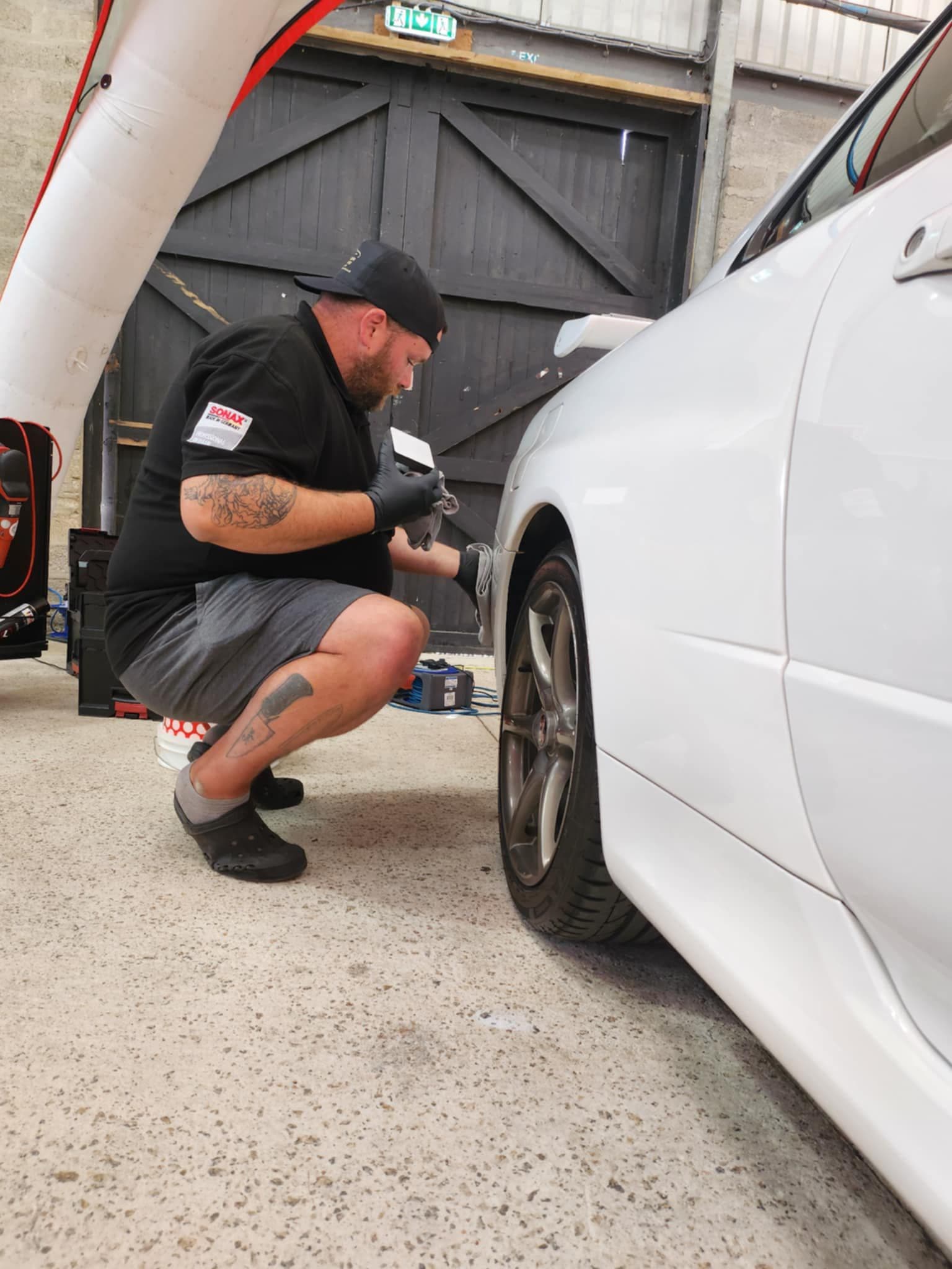 Wheel and tyre detail work